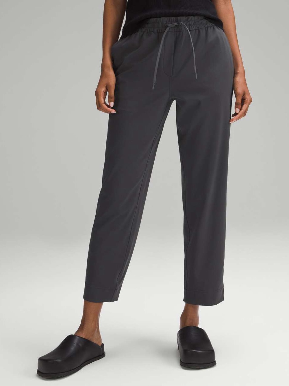 Lululemon New Graphite Grey Tapered-Leg Mid-Rise 7/8 Pants Size M NWT